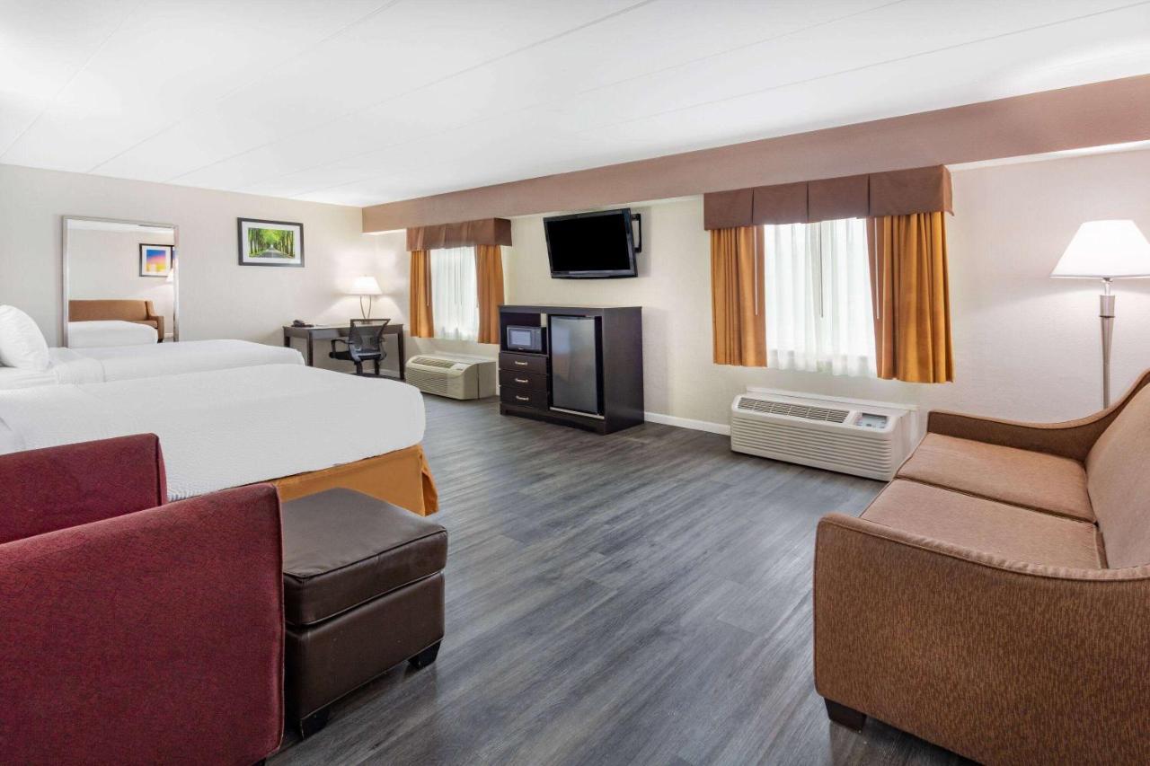 Days By Wyndham Canton Detroit Livonia
