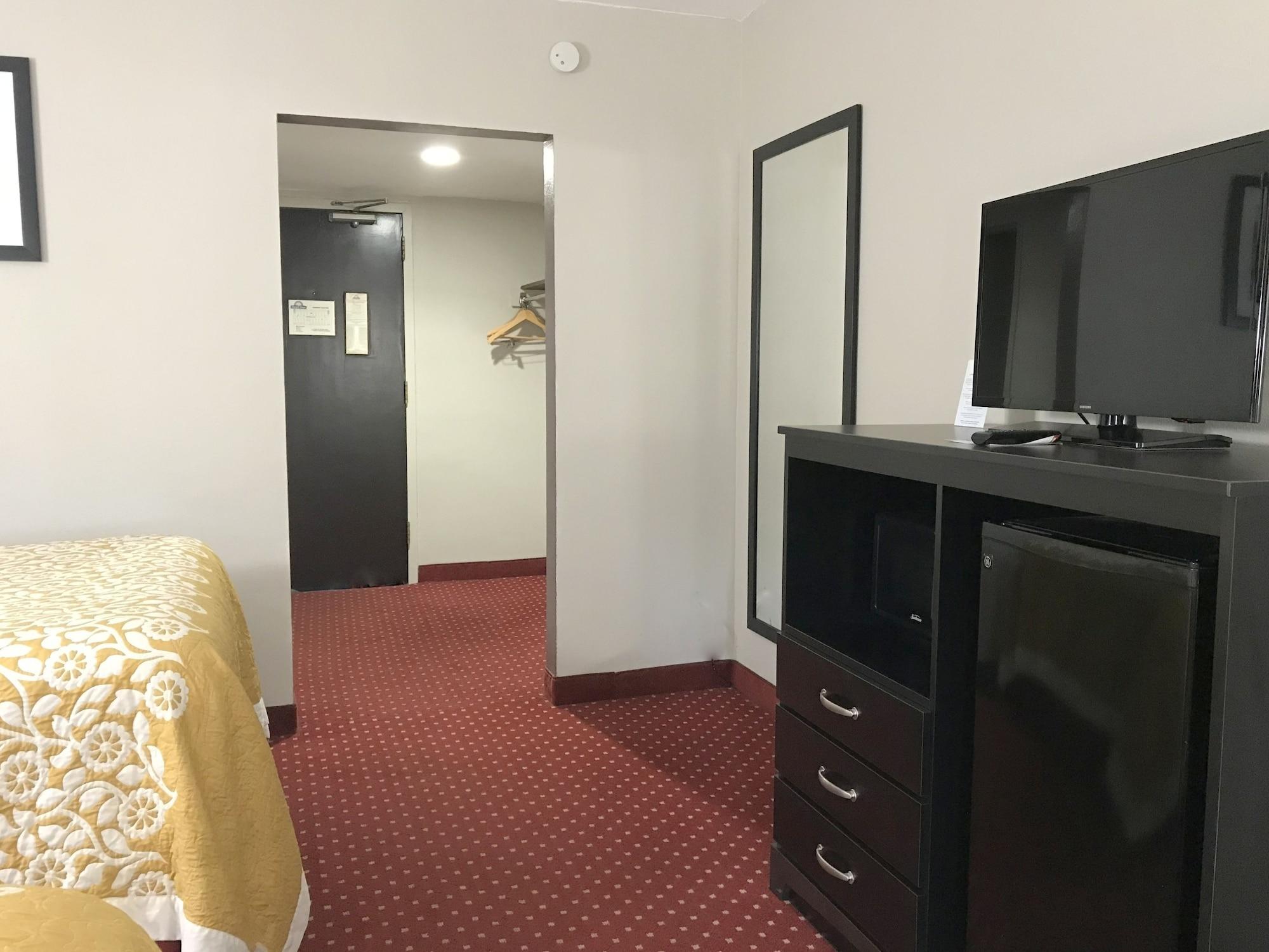 Days By Wyndham Canton Detroit Hotel 2*