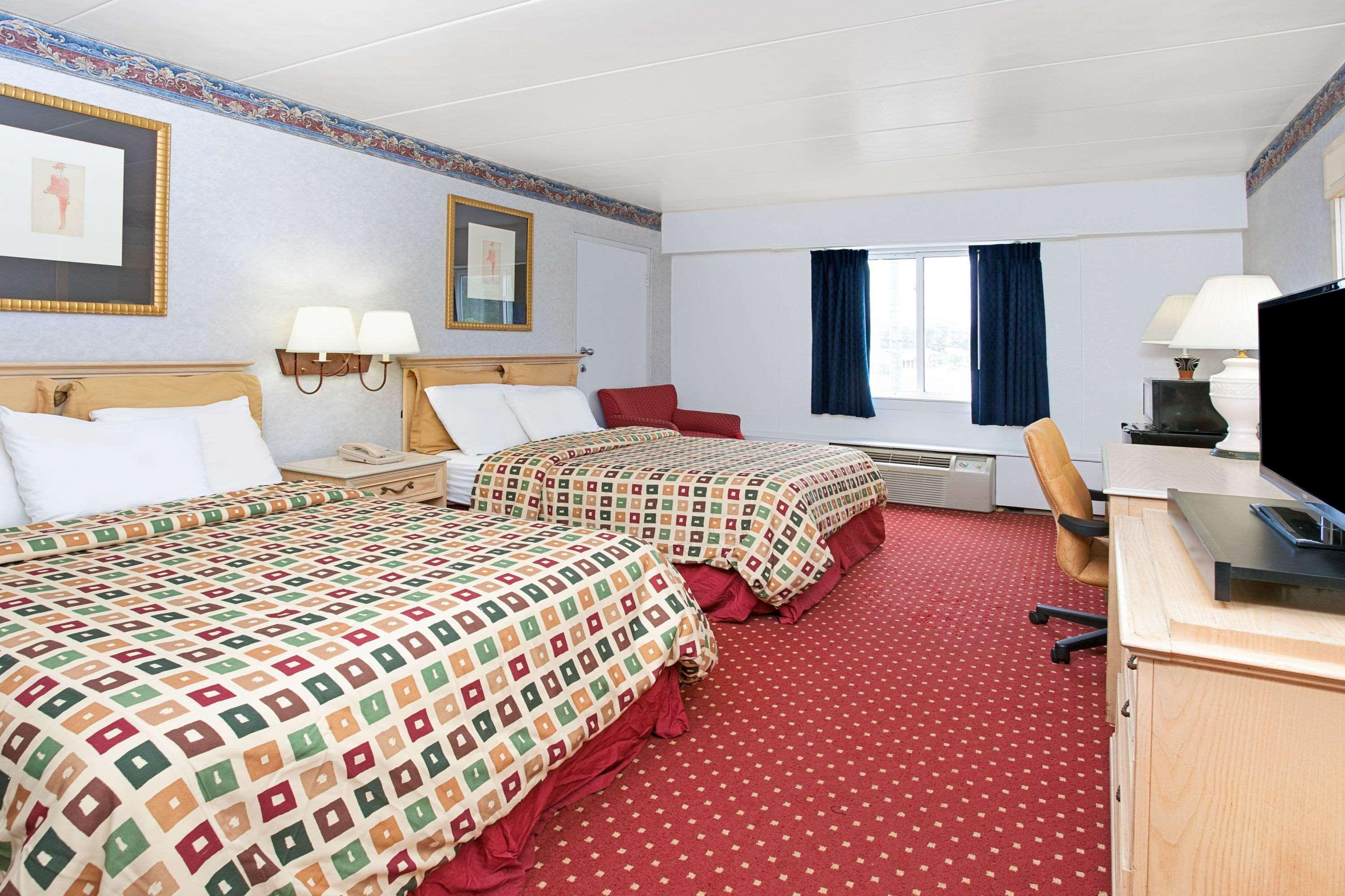 Days By Wyndham Canton Detroit Hotel 2*