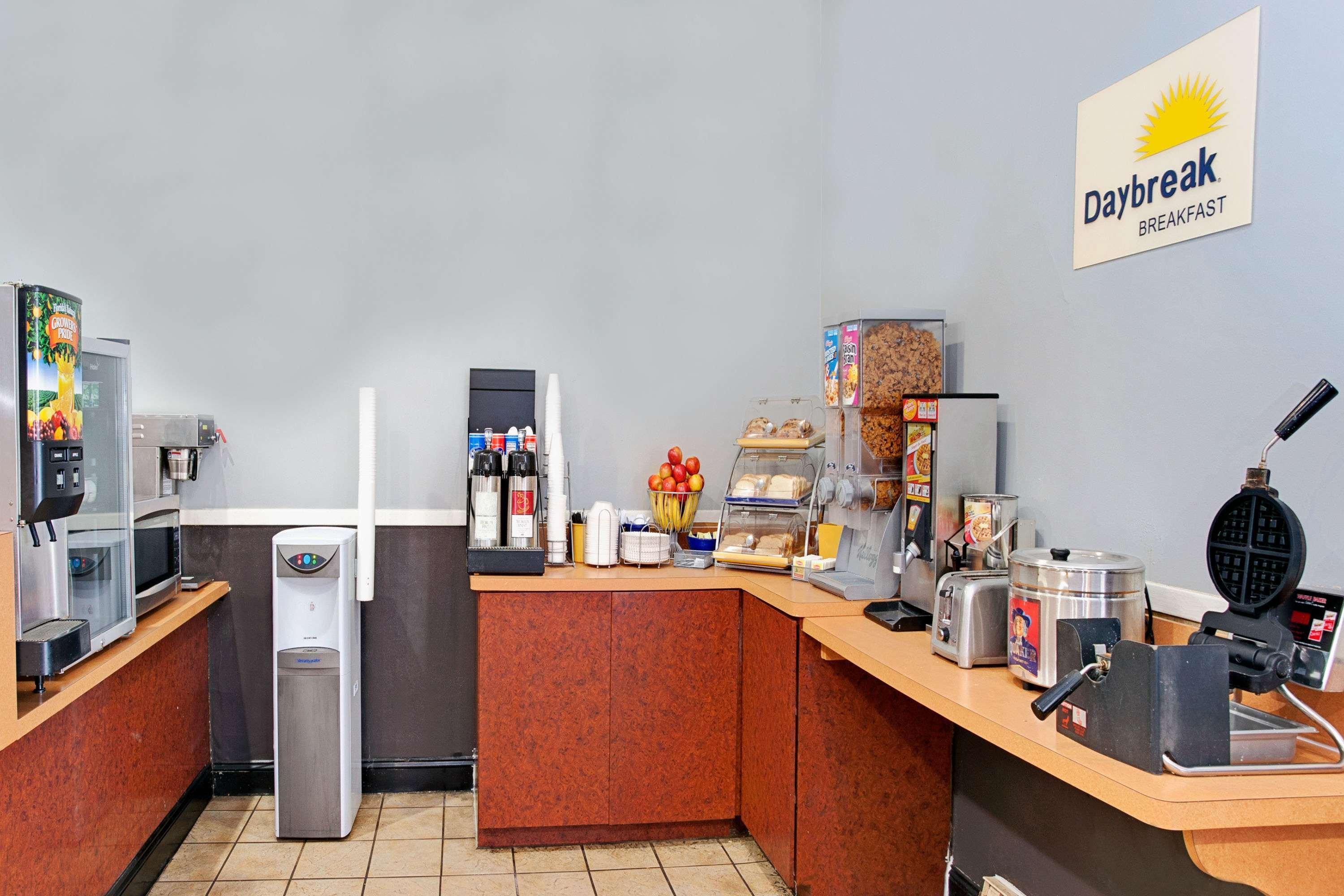 Days By Wyndham Canton Detroit Livonia