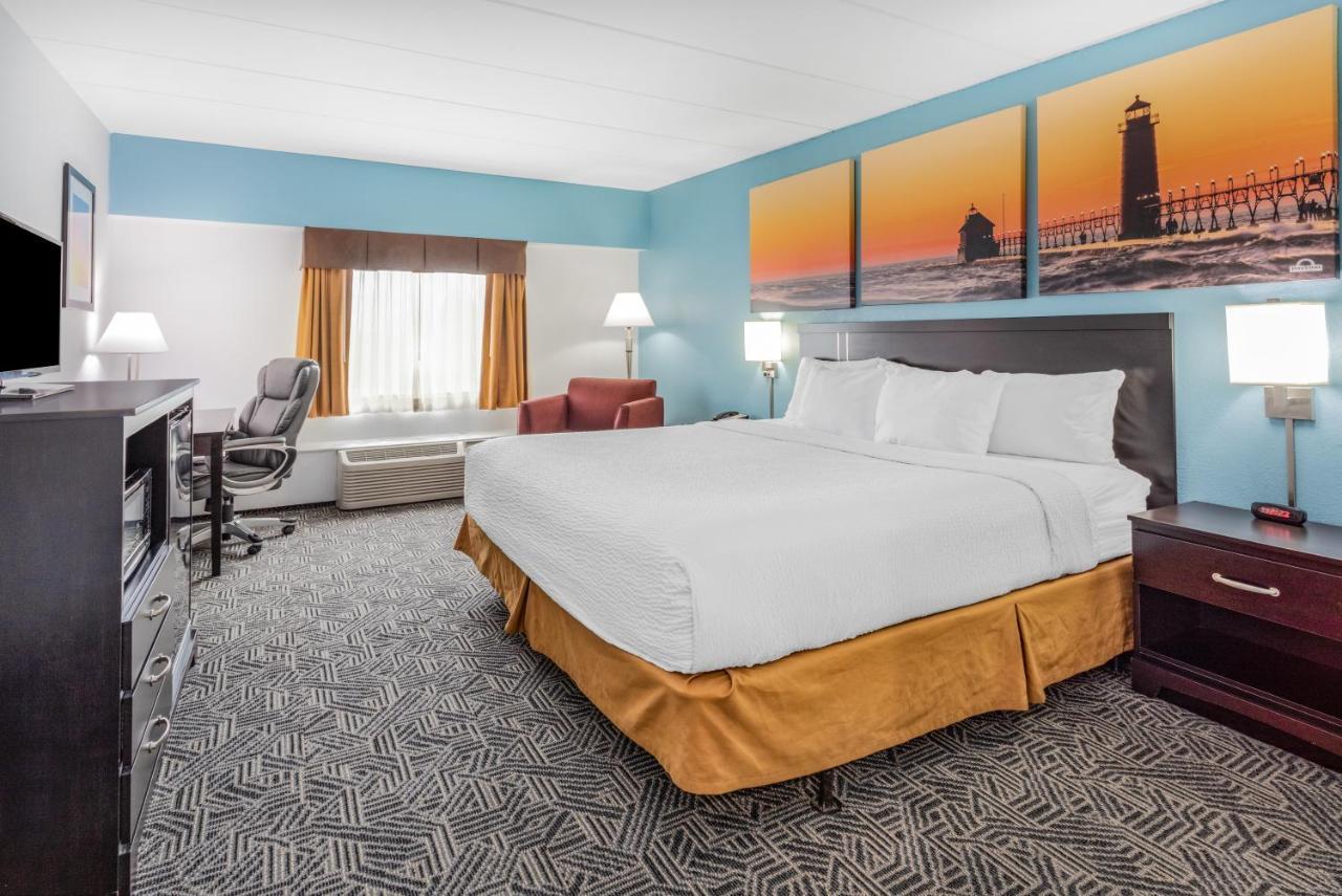 Days By Wyndham Canton Detroit Hotel