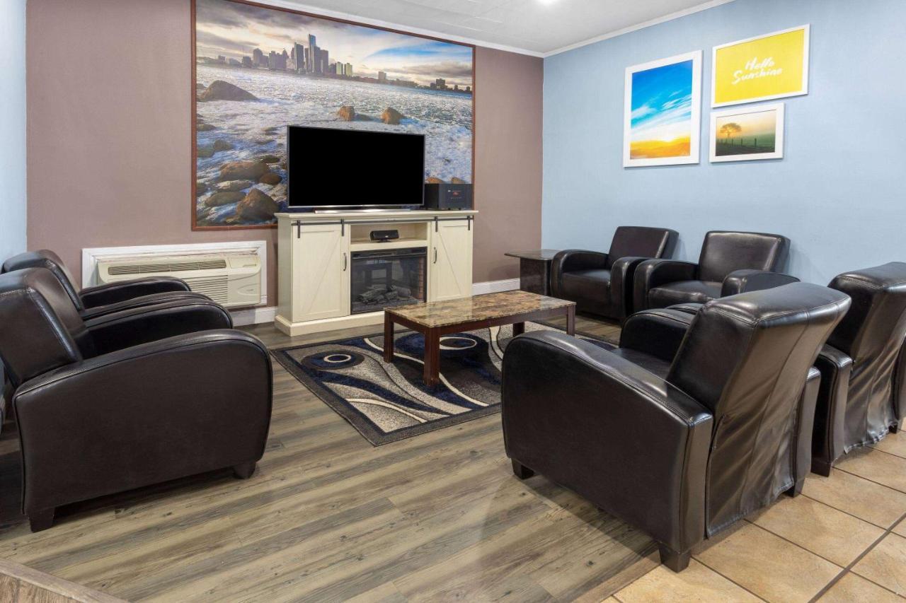 Days By Wyndham Canton Detroit Hotel Livonia