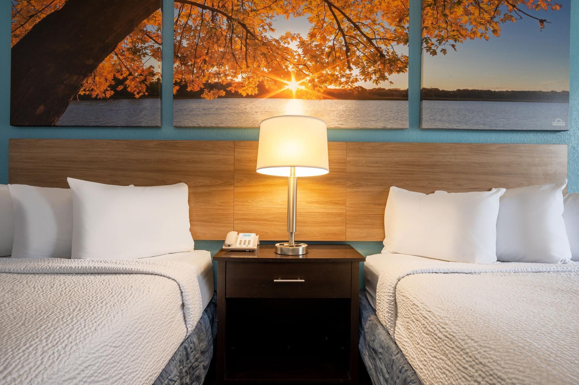 Days By Wyndham Canton Detroit Hotel