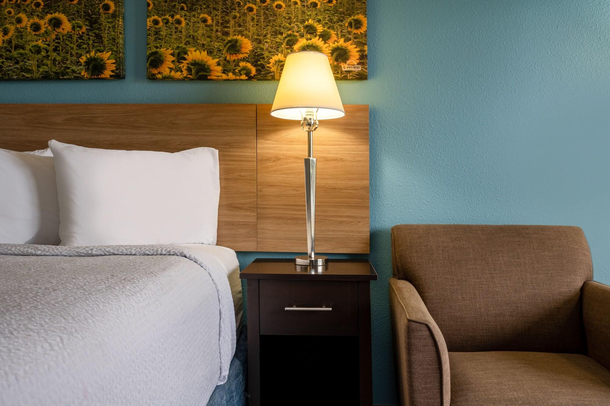 Days By Wyndham Canton Detroit Hotel