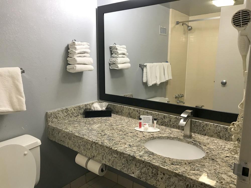Hotel Days By Wyndham Canton Detroit Livonia