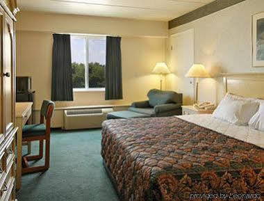 Days By Wyndham Canton Detroit 2*